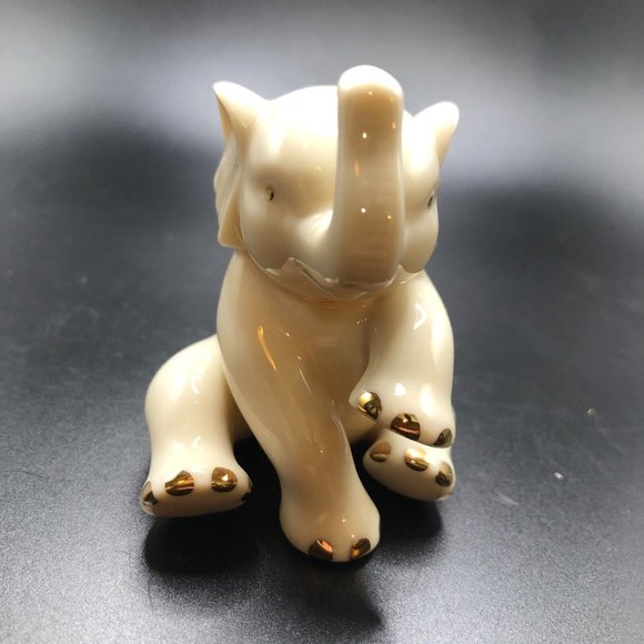 Lenox White Elephant Sitting Trunk Raised Animal Figurine Ivory Tone Gold Trim - Picture 2 of 9